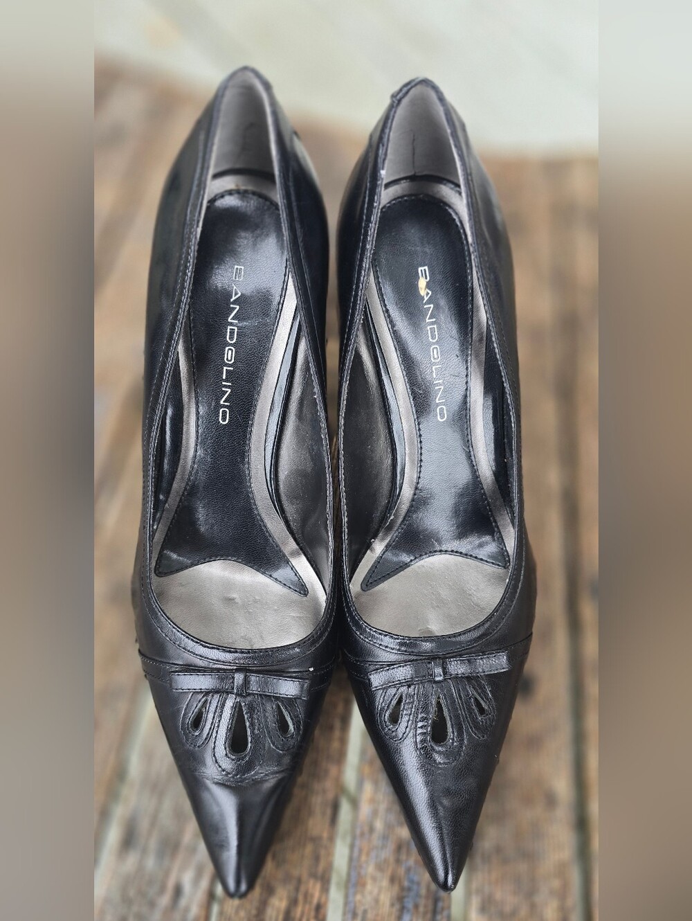 Bandolino Women's Black Pointed Leather Pumps